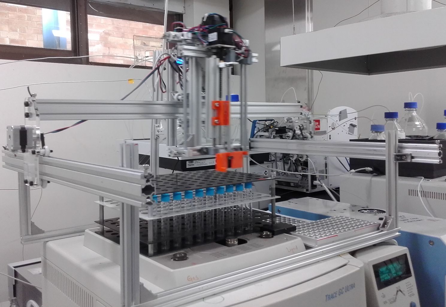 Autosampler with microsyringes