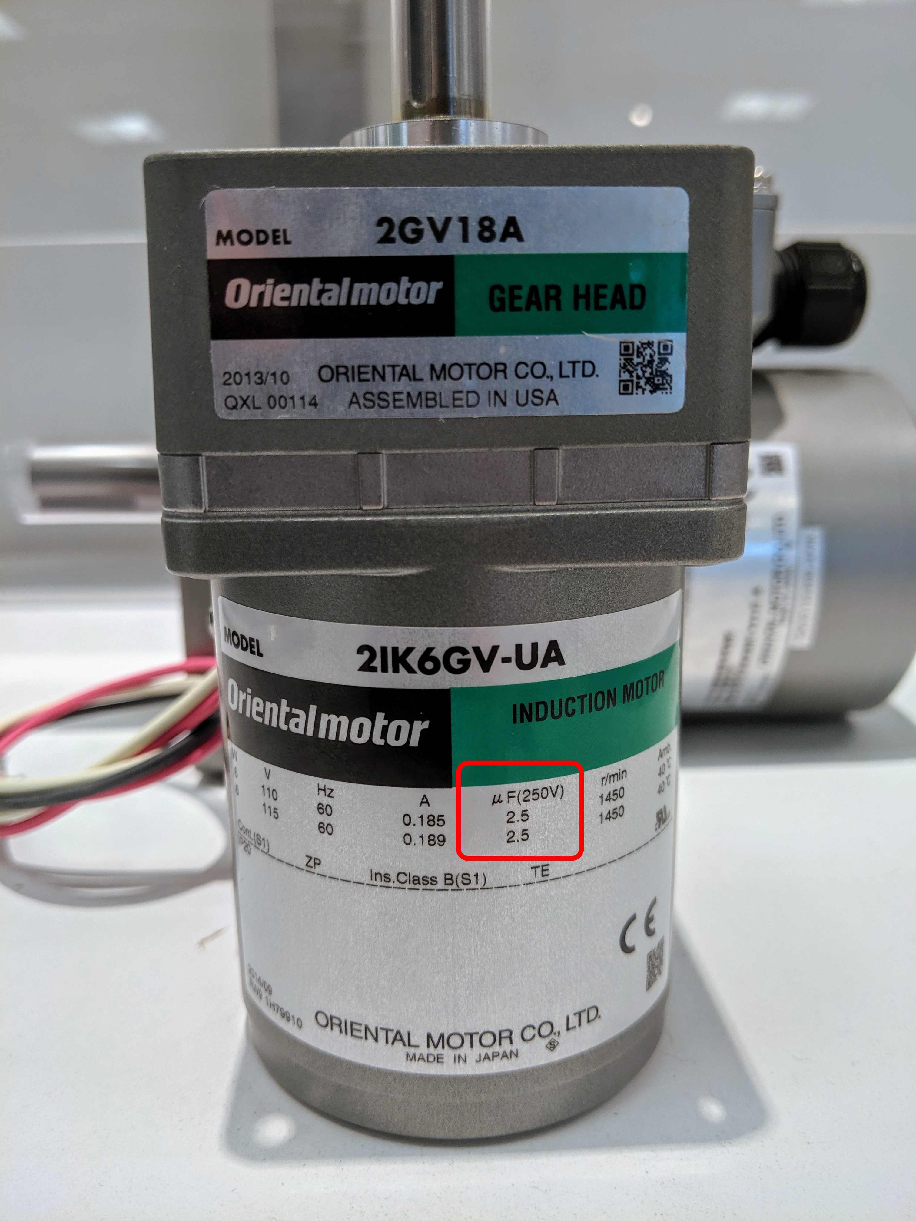 AC motor label with recommended capacitor