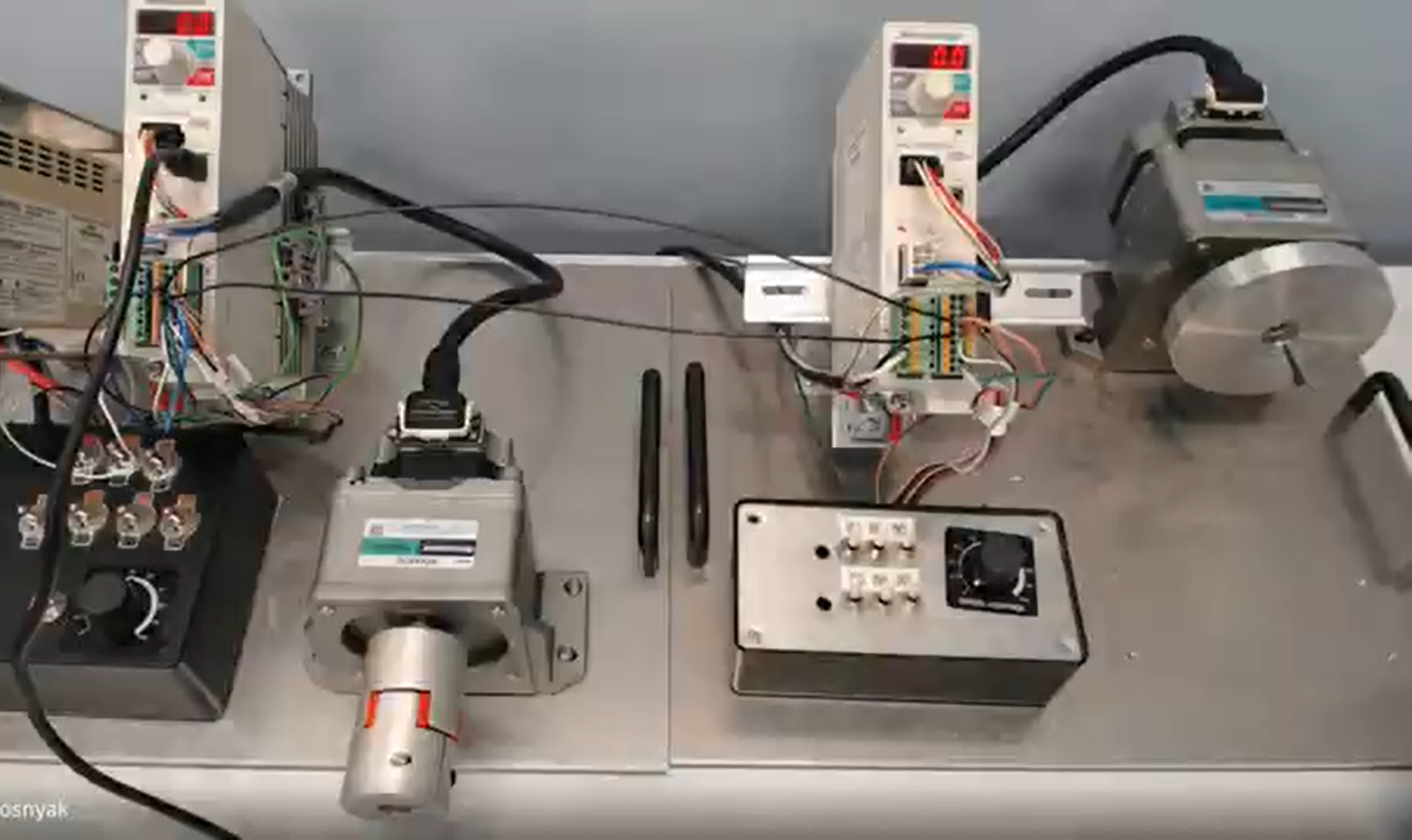 Explainer: How to Synchronize Speeds Between Multiple Motors